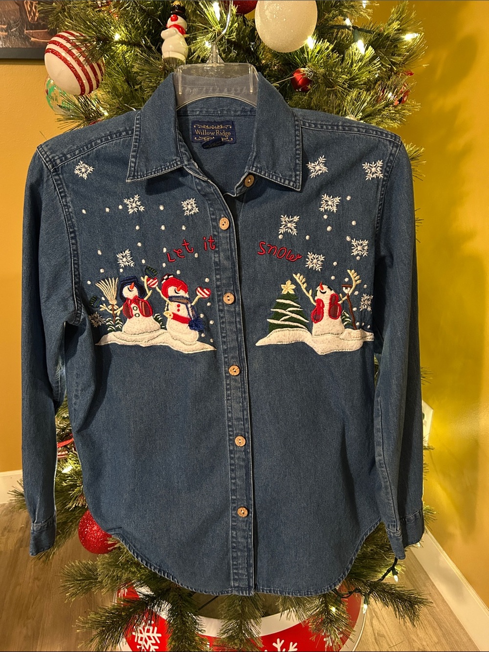 Vintage Willow Ridge Denim Button-Front 'Let It Snow' Embroidered Snowmen Shirt